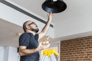 Montaj corpuri de iluminat LED în Giarmata Vii – Electro Octavian