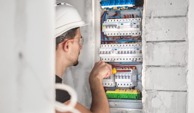 Ilustrație pentru Montaj tablouri electrice și siguranțe în Remetea Mare – Protecție pentru locuințe